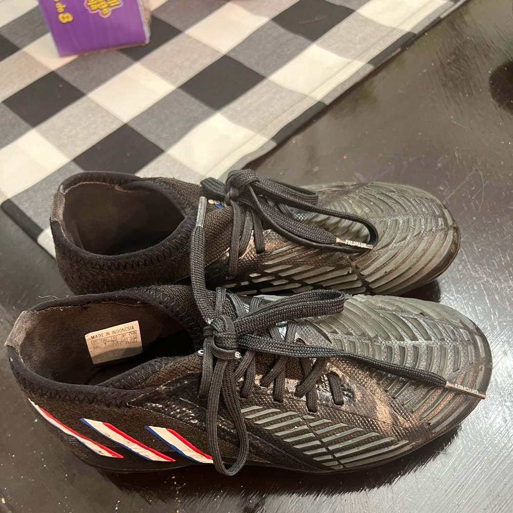 Adidas predator soccer cleats FG size 1.5